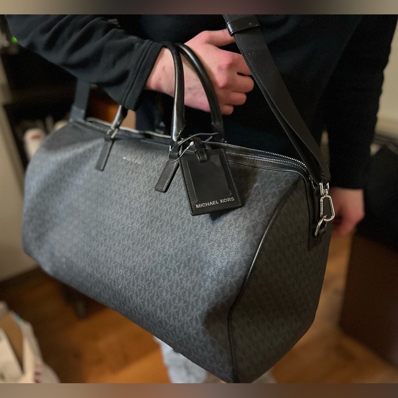 NWT Michael KORS AUTHENTIC Hudson weekender DUFFLE BAG rare Limited Edition 2in1 - Picture 4 of 7